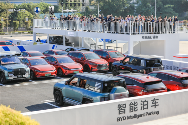 GAME STAR：比亞迪要和華爲掰手腕 王傳福 1000億砸“整車智能”
